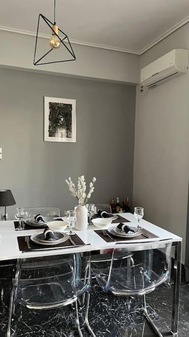 Beautiful Apartment Next To Metro Station Athen Exterior foto