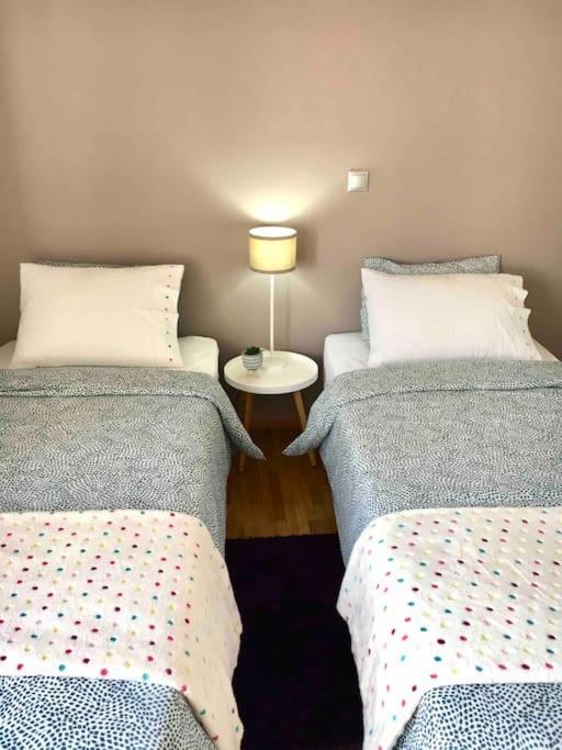 Beautiful Apartment Next To Metro Station Athen Exterior foto