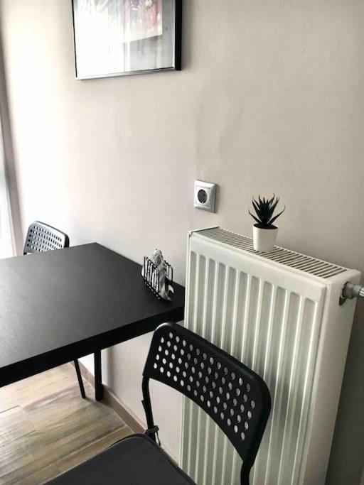 Beautiful Apartment Next To Metro Station Athen Exterior foto